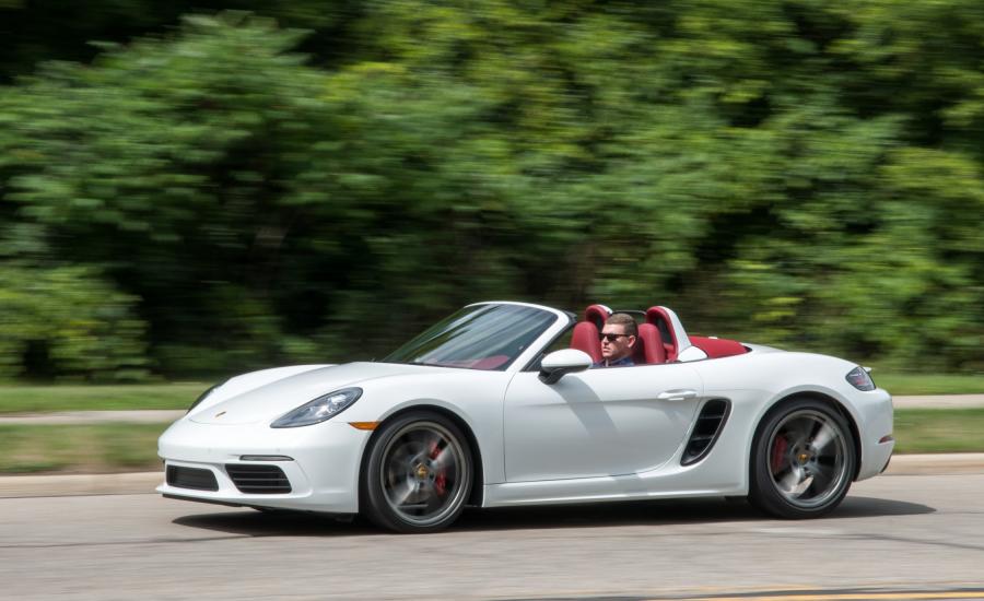  Porsche 718 Boxster S 2016 года  (NA) (фото 4 из 31)